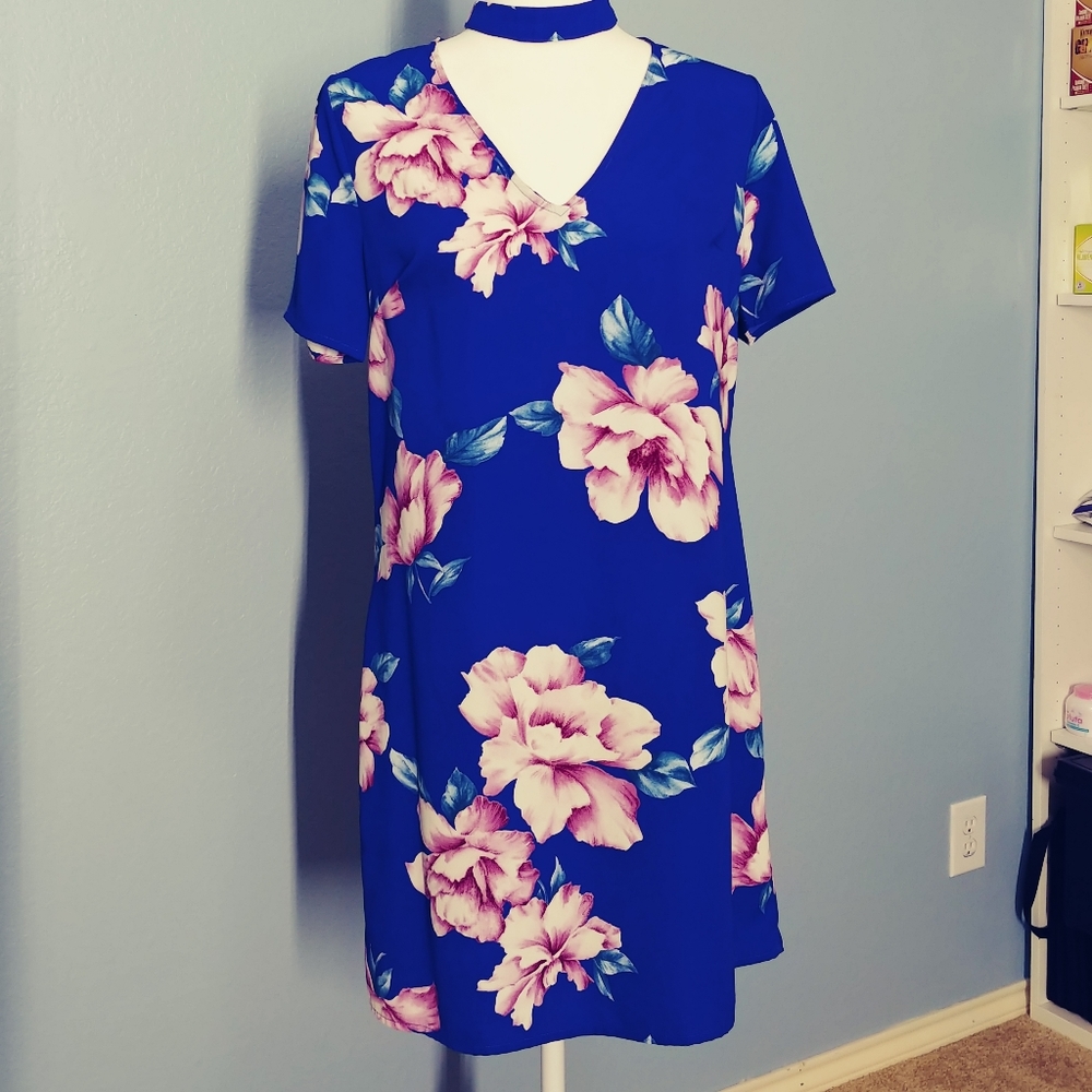 Floral midi dress with choker detail